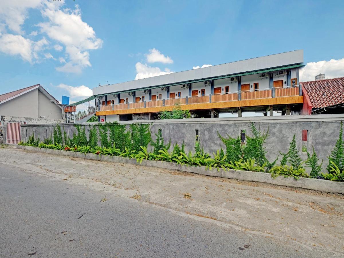 Oyo 90325 Pondok Dnayu Syariah Jarakan Ngoại thất bức ảnh